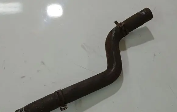 Volkswagen Polo IV 9N3 Engine coolant pipe/hose 