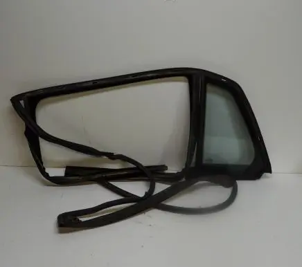 Volkswagen Phaeton Rear side window 3D4839431