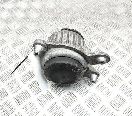 Mercedes-Benz C W205 Engine mount bracket A2052406717