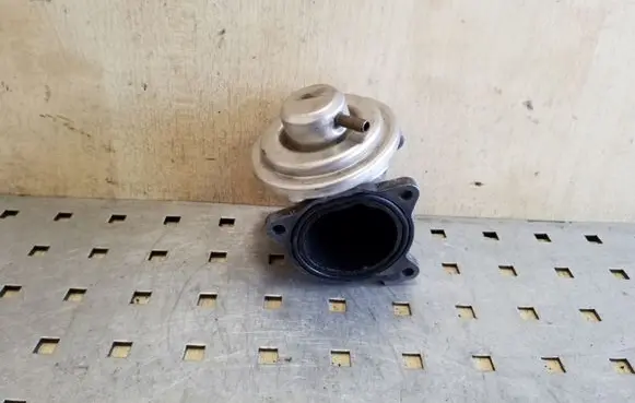 Volkswagen Polo EGR valve 045131501F 045129637A
