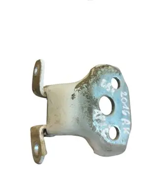 Subaru Outback (BS) Front door lower hinge 