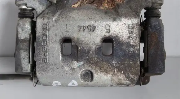 Nissan X-Trail T32 Front brake caliper 