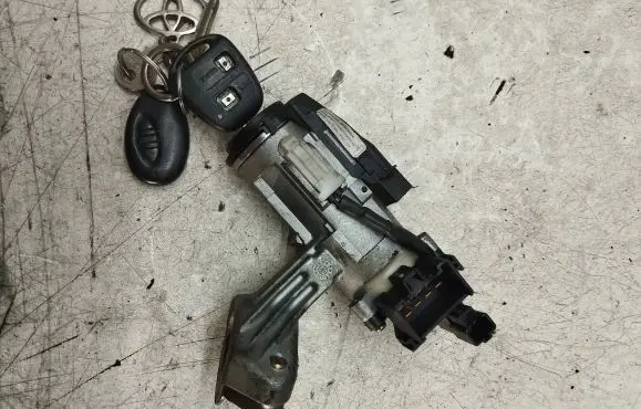Toyota Corolla Verso AR10 Ignition lock