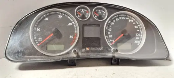 Volkswagen PASSAT B5.5 Speedometer (instrument cluster) 88311245 130201051418 3B0920825A