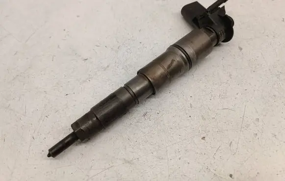 BMW 7 E65 E66 Fuel injector 7792721 779272105 0445115048