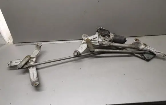 Mitsubishi Grandis Front wiper linkage and motor