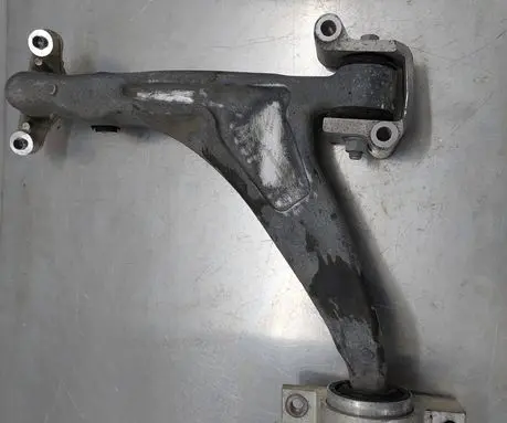 Volvo XC90 Front lower control arm/wishbone 32246811