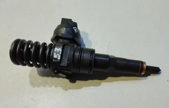 Skoda Octavia Mk2 (1Z) Fuel injector 0414720215 038130073AG