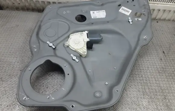 Mercedes-Benz B W245 Rear door window regulator with motor