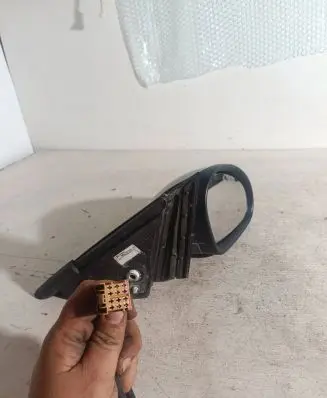 Front door electric wing mirror