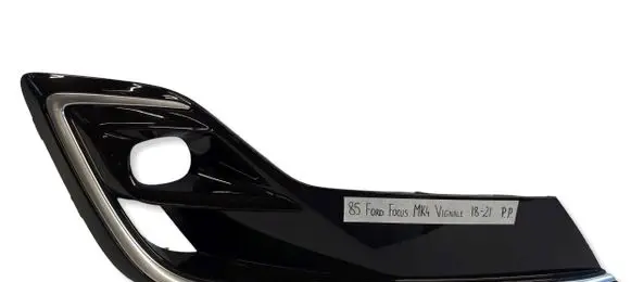 Ford Focus Front bumper lower grill JX7B15A298V