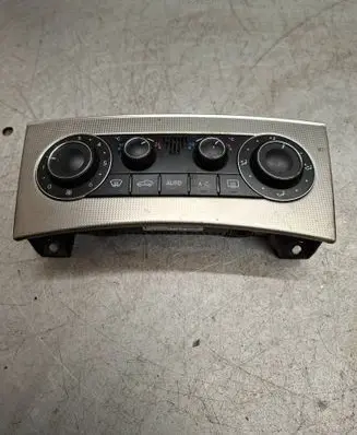 Mercedes-Benz C W203 Climate control unit A2038304085