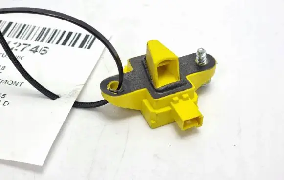 Fiat Freemont Airbag deployment crash/impact sensor