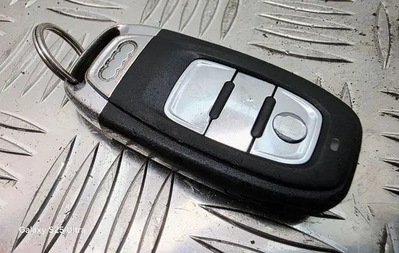 Audi A4 Allroad B8 Ignition key/card 8T0959754C