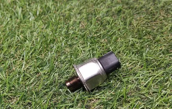 Nissan Leaf I (ZE0) ESP acceleration yaw rate sensor 2B124591 32274654 3442SPA