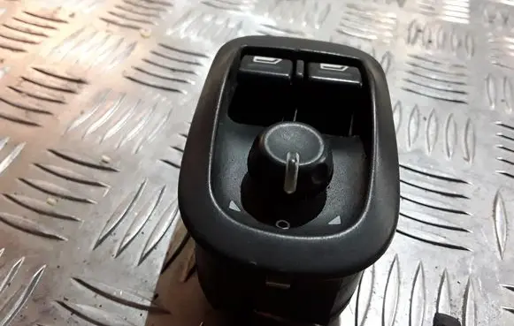 Peugeot 206 Electric window control switch