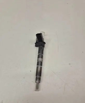 BMW X6 F16 Fuel injector 850815301 2162131125 0445118