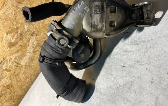 Skoda Octavia Mk3 (5E) EGR valve cooler 04L131512D Y2392004
