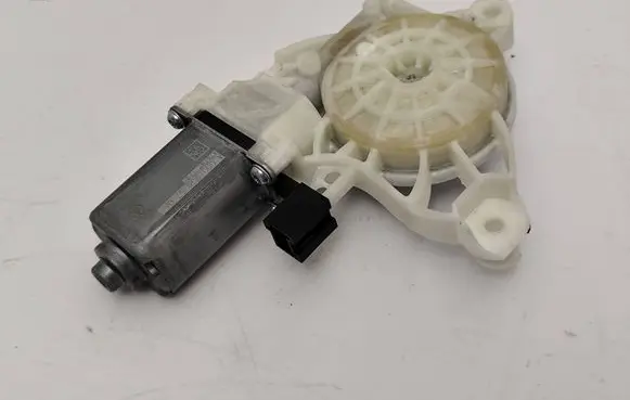 Mercedes-Benz A W177 AMG Front door window regulator motor A0009065706 A76187113