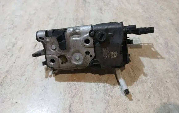 Peugeot 508 Rear door lock A02530