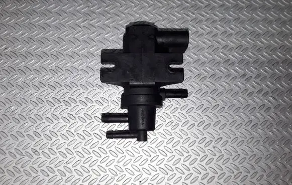 Volkswagen Touran I Turbo solenoid valve 1K0906627D