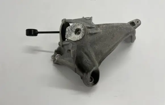 Audi A4 S4 B9 Engine mounting bracket 4M0199307AB