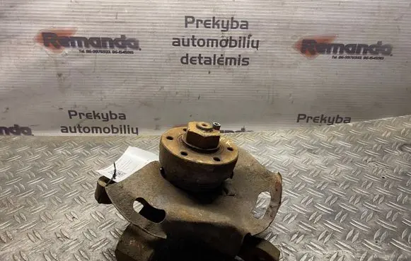 Iveco Daily 30.8 - 9 Front wheel hub