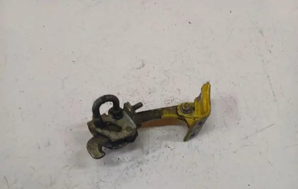 Iveco Daily 30.8 - 9 Rear door check strap stopper