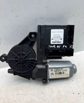Volkswagen Touran I Front door window regulator motor 1K0959792C 05074631 1T0959702