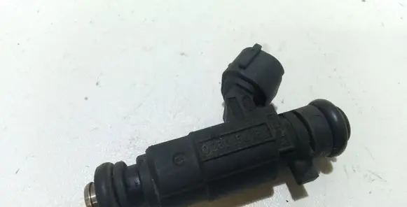 Audi A8 S8 D3 4E Fuel injector 079133551B 0280156180