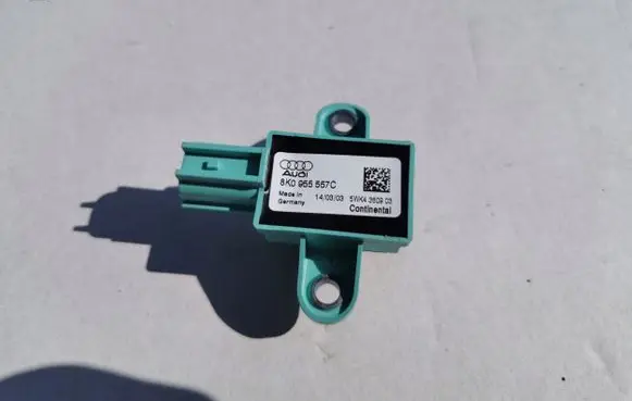 Audi A4 S4 B8 8K Airbag deployment crash/impact sensor