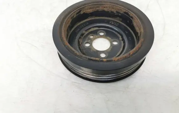 Volkswagen Touran I Crankshaft pulley 03G105243