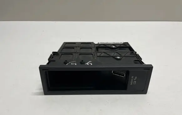 Volkswagen Touran II Head unit multimedia control 5N0035342B