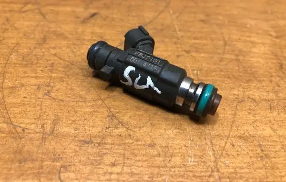 Subaru Legacy Fuel injector FBJC101 0014115