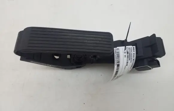 Mercedes-Benz E W211 Accelerator throttle pedal A2113000504