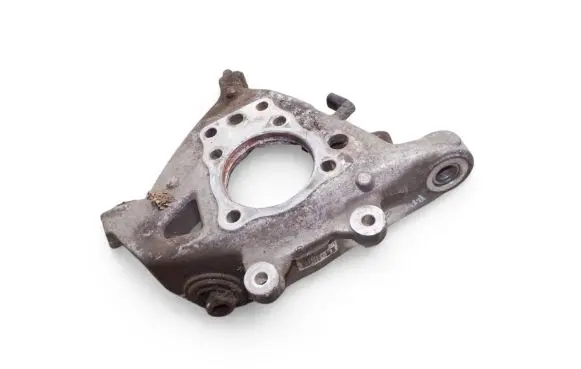 Lexus IS 220D-250-350 Rear wheel hub spindle/knuckle Y0847