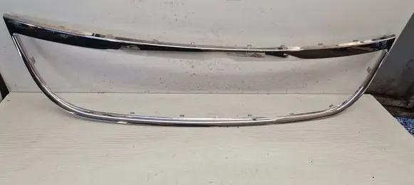 Volkswagen Touran I Front bumper upper radiator grill 1T0853209