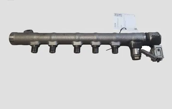 Volvo V60 Fuel main line pipe 31303612