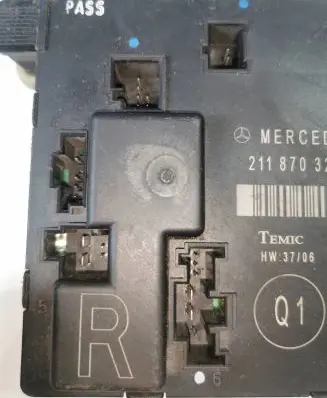 Mercedes-Benz E W211 Other control units/modules 2118703285 00406079