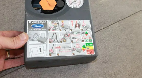 Ford B-MAX Tire air pump compressor DCPC19G525AA AIRCOMPRESSOR