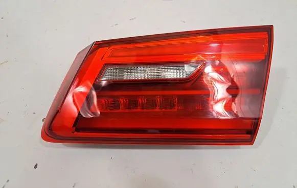 Tailgate rear/tail lights