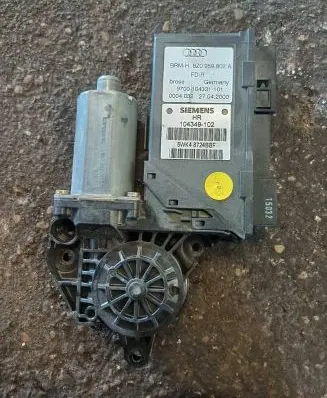 Audi A2 Rear door window regulator motor 8Z0959802A 9700104331101 5WK48724BBF