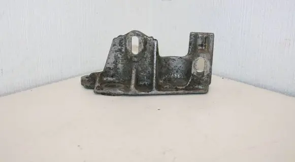 Volkswagen Sharan Engine mounting bracket 7M0199600C