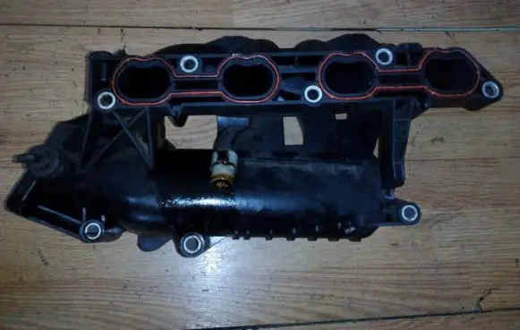 Ford Focus Intake manifold xs4e9424