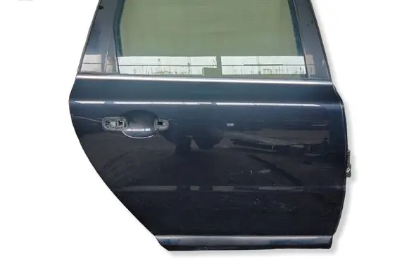Volvo V70 Rear door 
