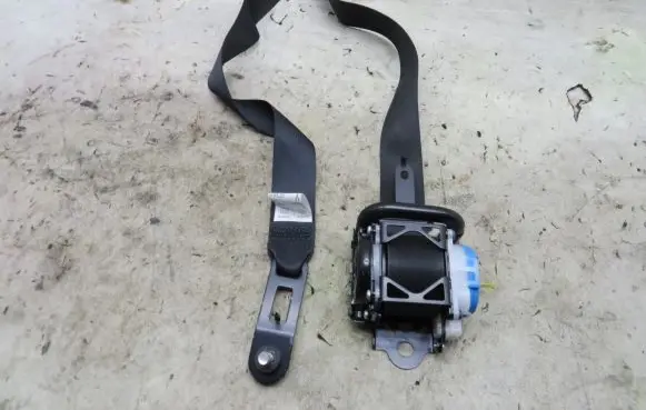 Mazda CX-5 Front seatbelt KRIS235789