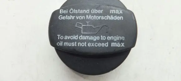 Mercedes-Benz Vito Viano W638 Oil filler cap A1110180302
