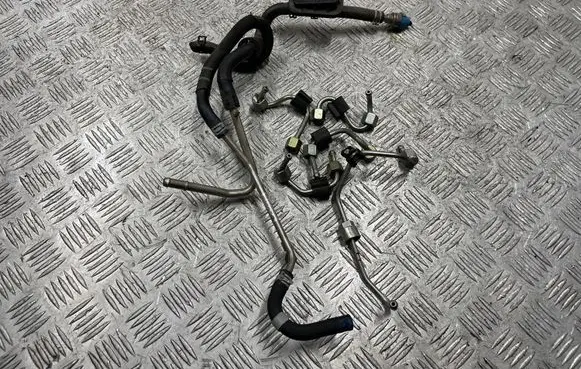Audi A3 S3 8V Fuel return line/hose 5Q0127242B