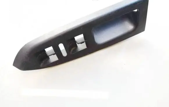 Volkswagen Touran I Front door window switch trim 1t1867371f
