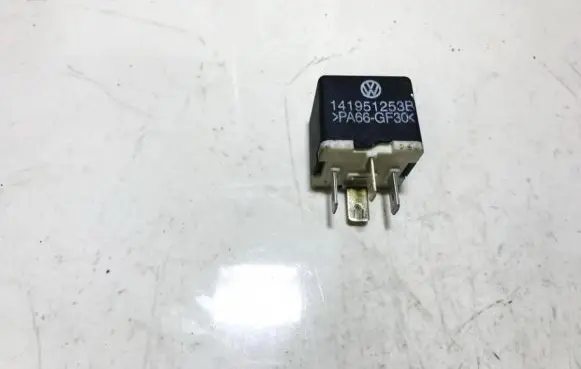 Volkswagen Touareg I Other relay 141951253b